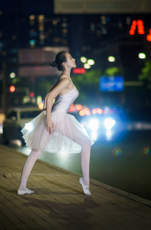 KAIYUN 中国大陆-奥斯马尔·奥尔韦拉跳水动作优雅流畅,奥斯马尔首尔